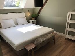 Sprawling Farmhouse in Baarlo With Hot Tub, Private Garden