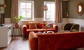 Flamboyant Farmhouse in Baarlo With Hot Tub, Garden