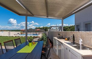 Villa in Novigrad With Private Pool