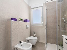 Modern Villa 8 p With a Private Pool, Spacious Garden and Terrace