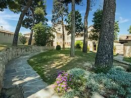Serene Apartment With Pool