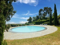 Serene Apartment With Pool