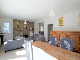 Relaxing Villa in Namur With Fenced Garden