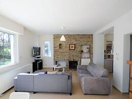 Relaxing Villa in Namur With Fenced Garden
