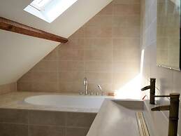 Relaxing Villa in Namur With Fenced Garden