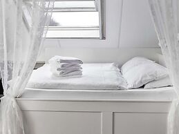 Authentic Holiday Home With a Garden