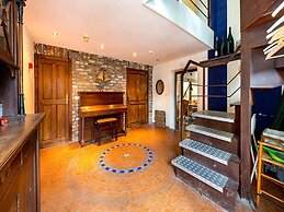 Magnificent Holiday Home in Sint-martens-voeren With Garden