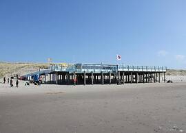 Comfy Lodge with Microwave near Markermeer