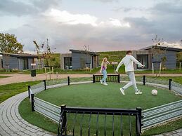 Comfy Lodge with Microwave near Markermeer