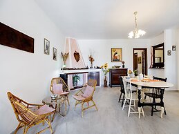 Beachfront Villa With Solarium