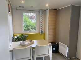 Neat Chalet With Microwave, Near Antwerp