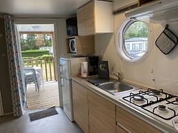 Neat Chalet With Microwave, Near Antwerp
