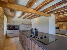 Spacious Renovated Perigourdine House
