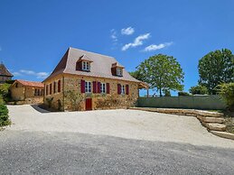 Spacious Renovated Perigourdine House