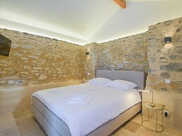 Spacious Renovated Perigourdine House