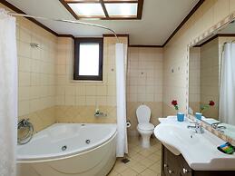 Attractive Villa in Tavronitis With Private Pool