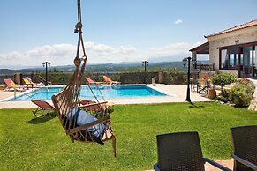 Villa in Tavronitis With Pool & Stunning Views