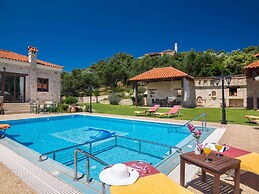 Attractive Villa in Tavronitis With Private Pool