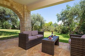 Villa in Tavronitis With Pool & Stunning Views