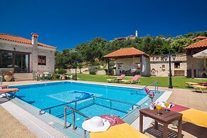 Villa in Tavronitis With Pool & Stunning Views