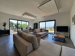 Beautiful Holiday Villa With Private Pool