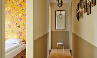 Colorful Holiday Home in Baarlo Near Boating With Hot Tub