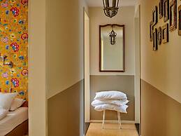 Colorful Holiday Home in Baarlo Near Boating With Hot Tub