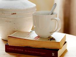 Colorful Holiday Home in Baarlo Near Boating With Hot Tub