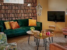 Colorful Holiday Home in Baarlo Near Boating With Hot Tub