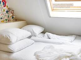 Colorful Holiday Home in Baarlo Near Boating With Hot Tub