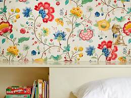 Colorful Holiday Home in Baarlo Near Boating With Hot Tub