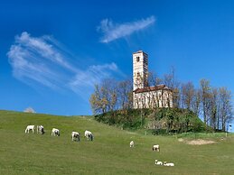 Charming Castle Stay, Robella