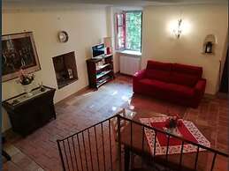 Charming Castle Stay, Robella