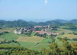 Charming Castle Stay, Robella