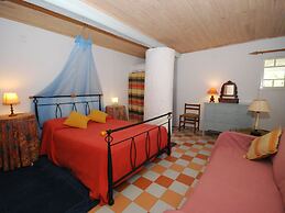 Vintage Farmhouse in Soudos Lisbon With Pool