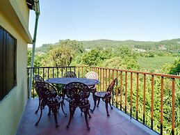 Cozy Cottage in Penafiel With Swimming Pool