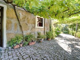 Cozy Cottage in Penafiel With Swimming Pool