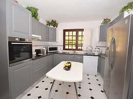 Luxurious Villa With Private Swimming Pool