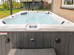 Vacation Home With Jacuzzi