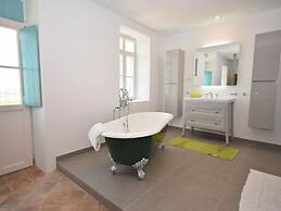 Authentic yet Modern Villa and Cottage With Pool