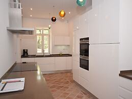 Authentic yet Modern Villa and Cottage With Pool