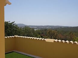 Authentic yet Modern Villa and Cottage With Pool