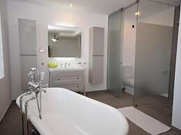 Authentic yet Modern Villa and Cottage With Pool