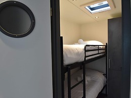 Boot Zonder Naam Houseboat in Volendam
