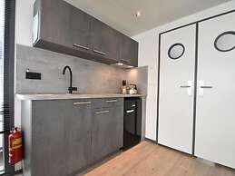 Boot Zonder Naam Houseboat in Volendam