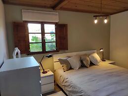 Countryside Cottage With Private Terrace
