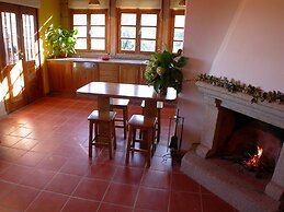 Countryside Cottage With Private Terrace