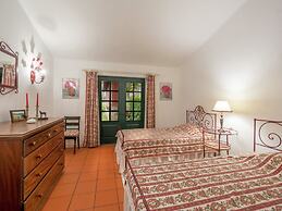Cozy Mansion in Ponte de Lima With Pool