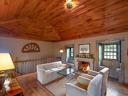 Cozy Mansion in Ponte de Lima With Pool