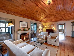 Cozy Mansion in Ponte de Lima With Pool